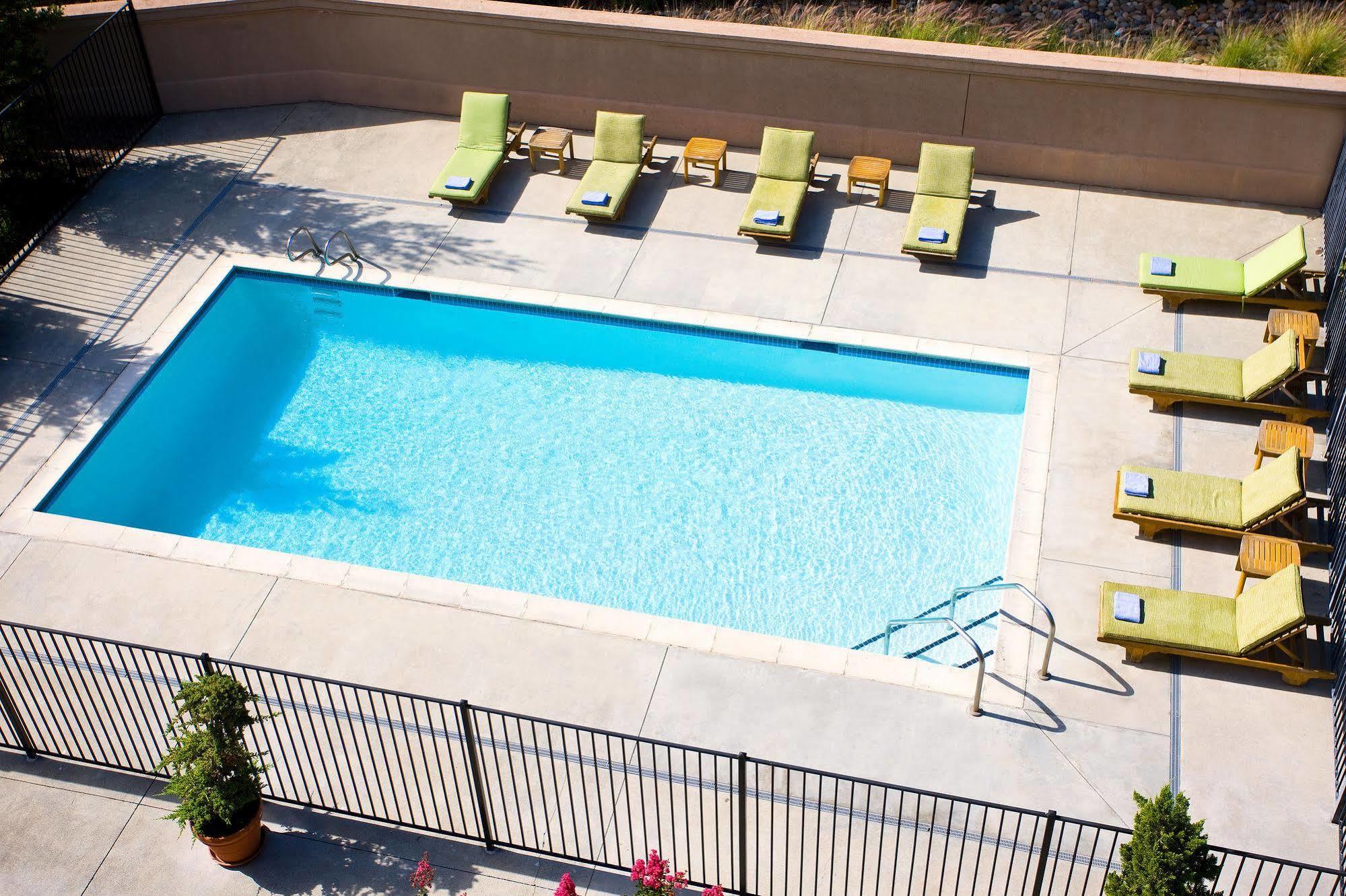 Courtyard Novato Marin/Sonoma Hotel Exterior photo